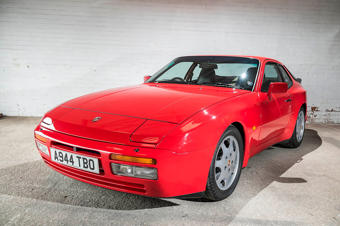 1988-Porsche-944-Turbo-S-front-angle-1.jpg