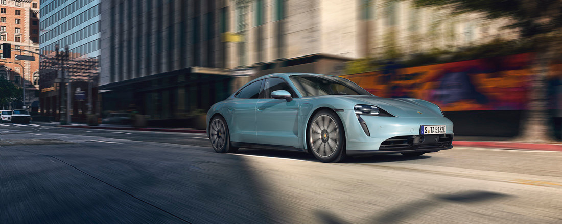 porsche_Taycan_4S_strada_1100x440.jpg