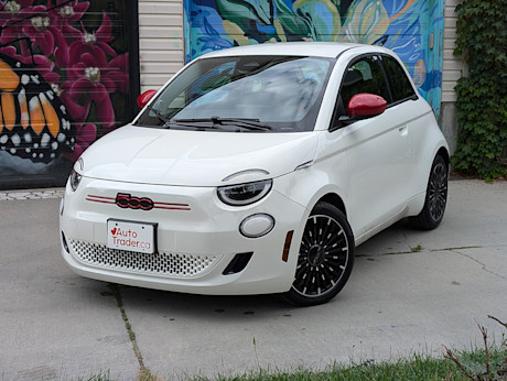 Editorial 2024 fiat 500e red td sbe 240830 2