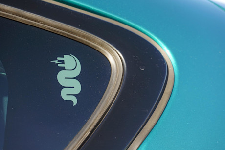 Editorial 2024 alfa romeo tonale veloce phev td 240415 20 jl