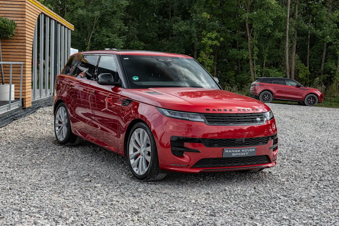 Range-Rover-Sport-2022-Front-Side Range-Rover-Sport-2022-Front-Side