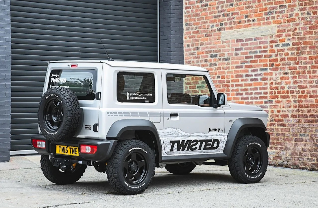 Suzuki-jimny-twisted-2023-autoscout24 (5).jpg