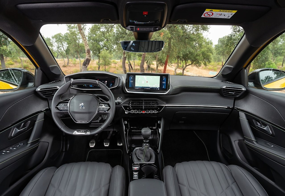 Peugeot-208-2020 interior 1