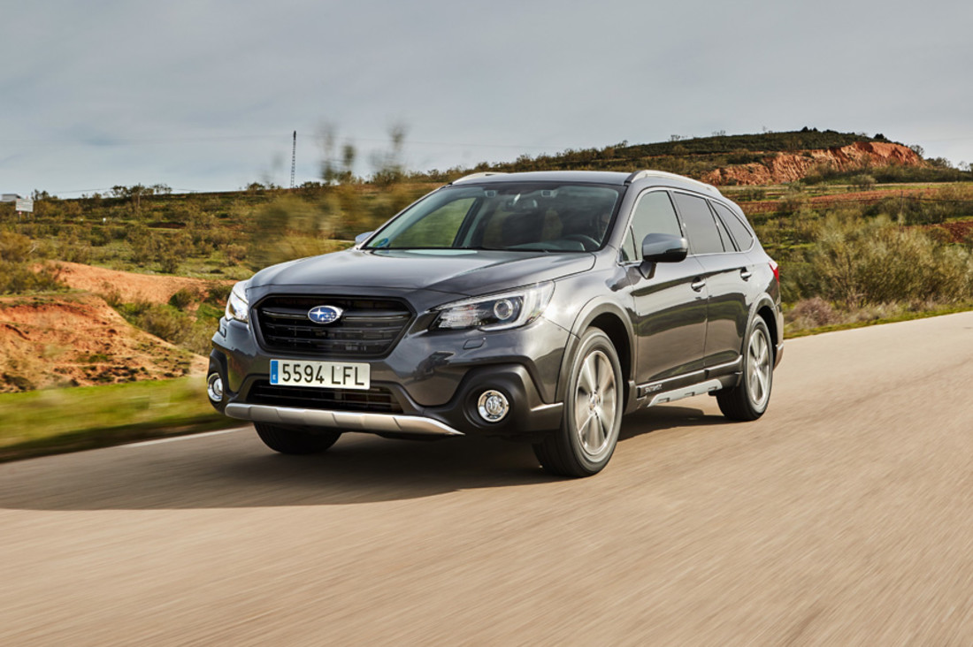 Subaru Outback Silver Edition (18).jpg