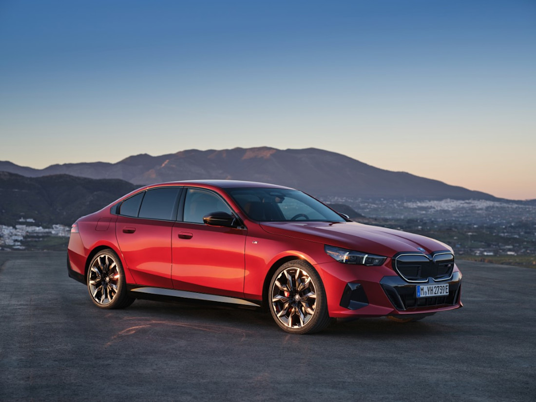 P90505499_highRes_the-new-bmw-i5-m60-x