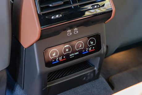 Editorial 2024 bmw i5 m60 xdrive fd 231001 13 kd