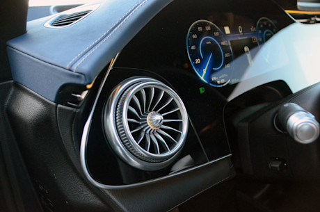 Mercedes-Benz EQS VUS 2023 : essai routier Image
