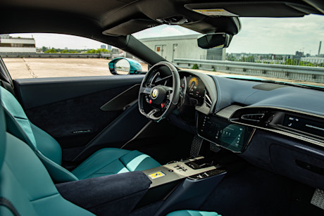 ferrari-amalfi-cockpit