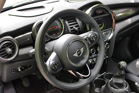 Editorial 2015 mini cooper s 5 door dh 17