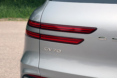 Editorial 2023 genesis electrified gv70 prestige td 230810 15 jm
