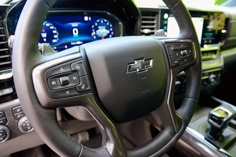 Chevrolet Silverado ZR2 2022 : essai routier Image