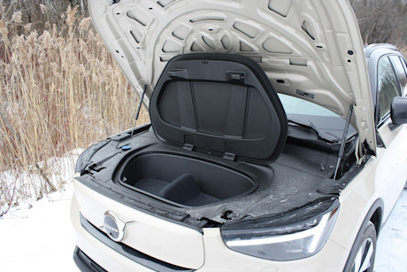 Volvo EX30 2025 vs Volvo EX40 2025 – Quel est le meilleur choix pour vous? Image