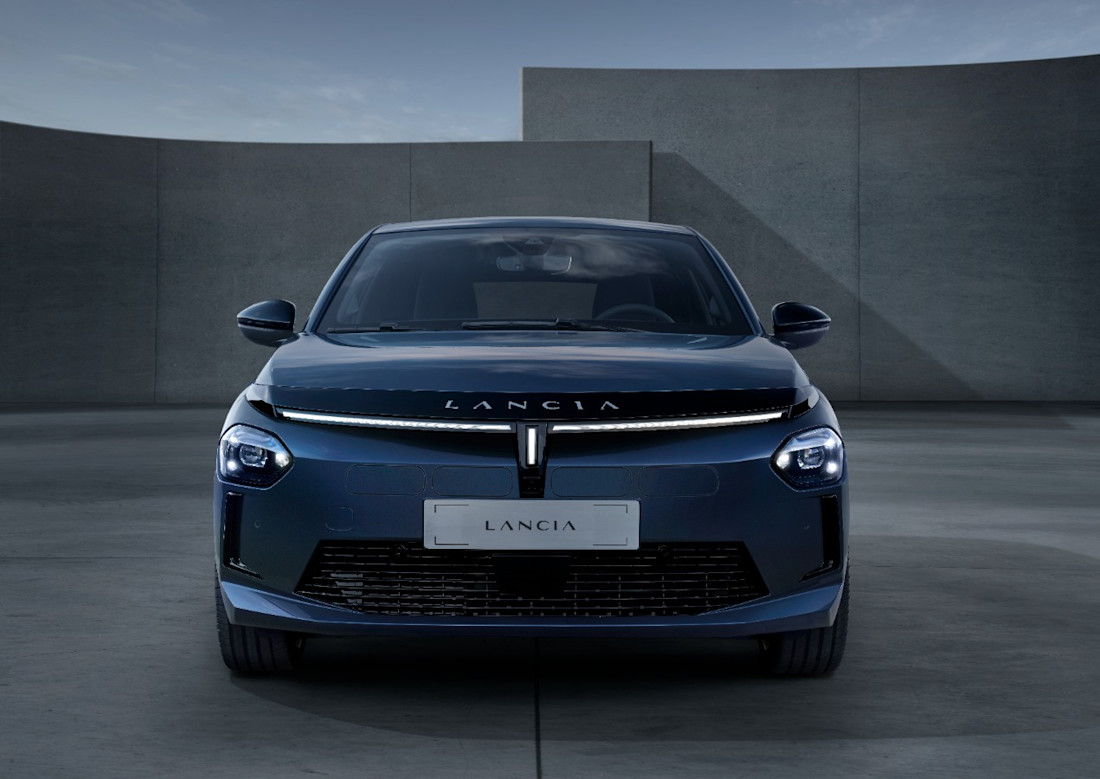 met-dit-gekkigheidje-verhelpt-de-lancia-ypsilon-2024-de-grootste-ergernis-van-snelladen-2024-06.jpg