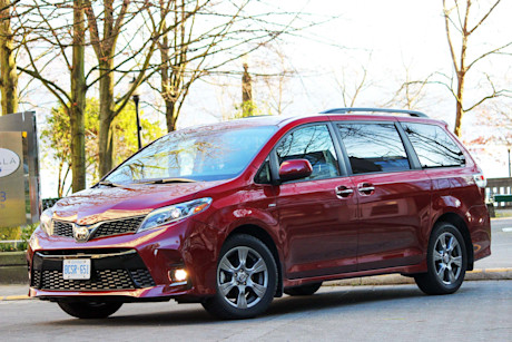 Editorial 2019 toyota sienna se awd v6 7 pass 03 dh