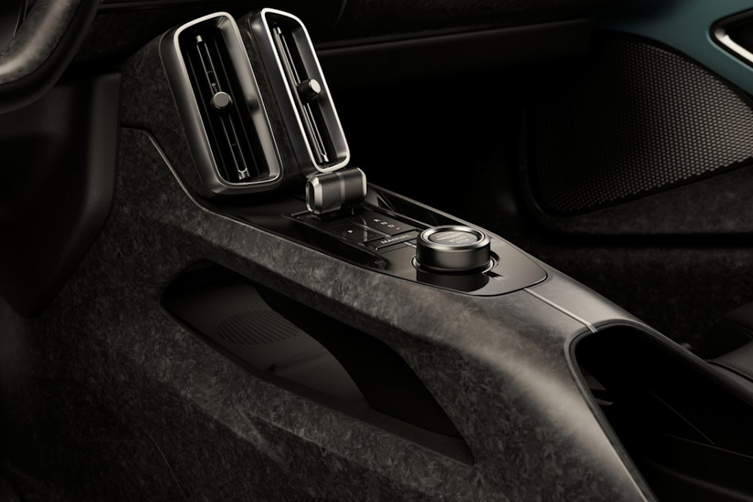 Aston-Martin-Valhalla-2026-interior (1).jpg