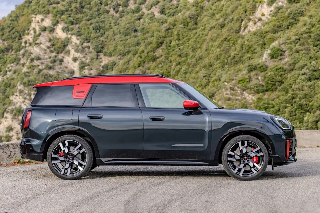 mini-jcw-countryman-2024-seite mini-jcw-countryman-2024-seite