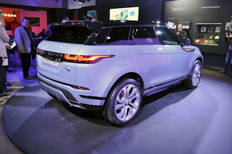 Editorial 2020 land rover range rover evoque 08 mb