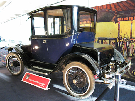 Editorial 1922 detroit electric 01 jm