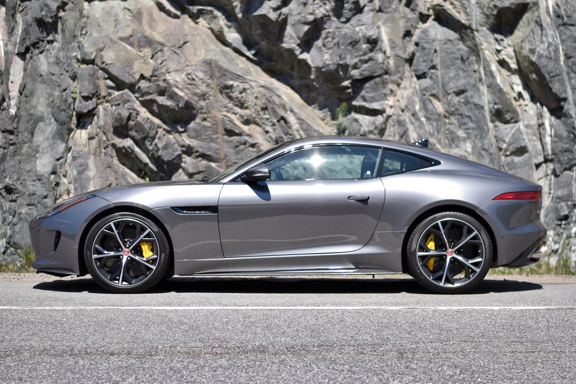 2016-jaguar-f-type-s-coupe-jp-