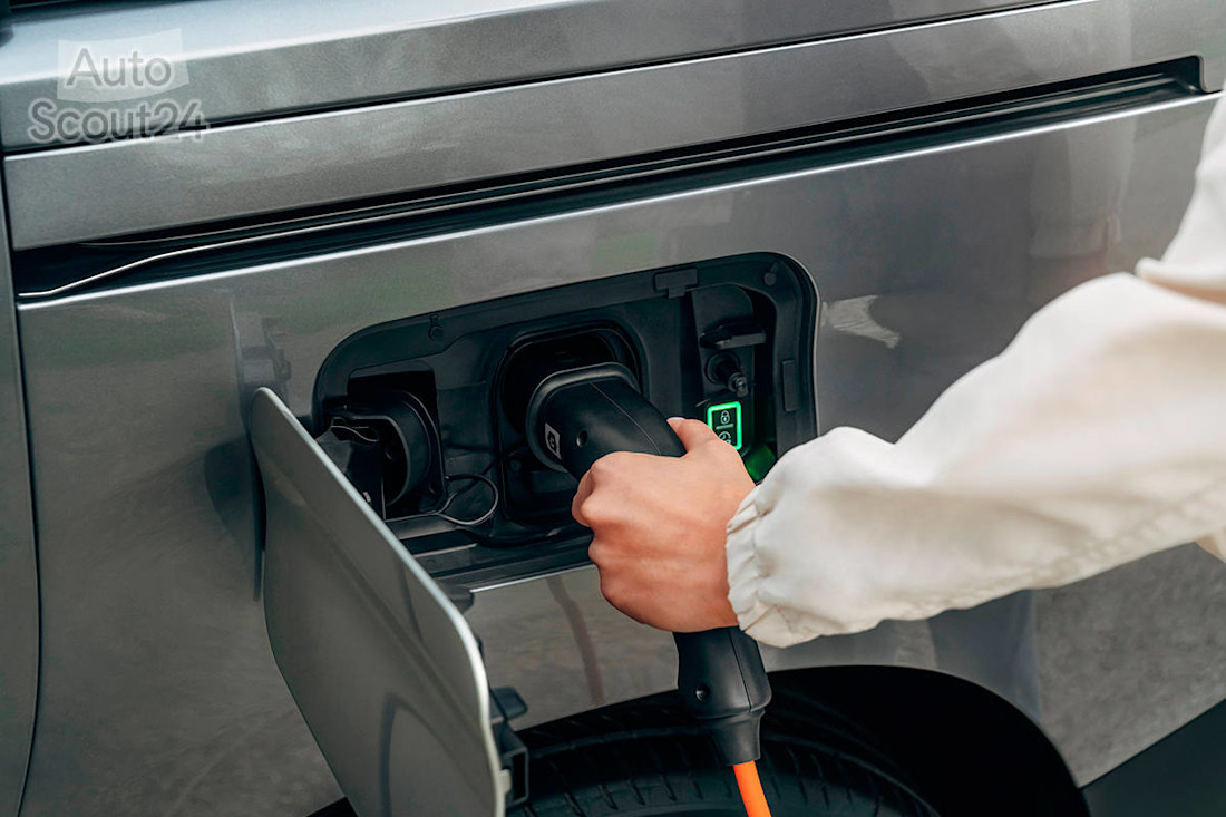 Quanto costa la ricarica di un’auto elettrica: confronto benzina, Diesel, ibrido