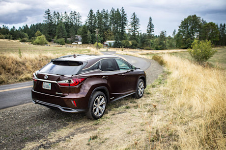 Editorial 2016 lexus rx 450h bm 02