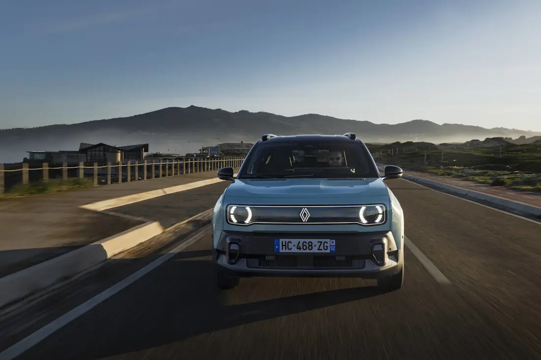 Renault-4-e-tech-2025 (9)