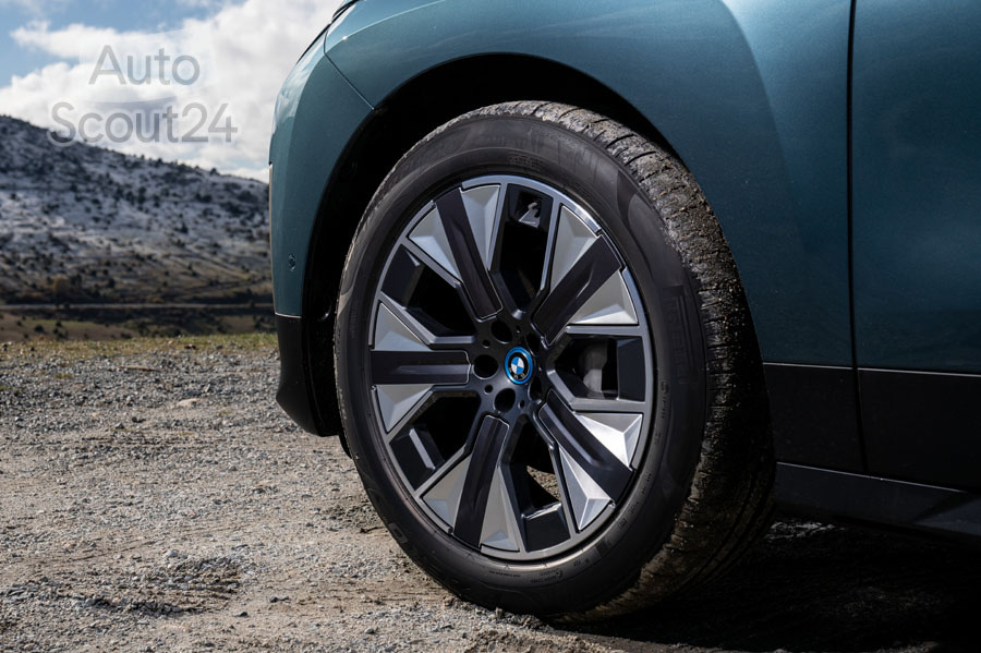 BMW IX_038.JPG