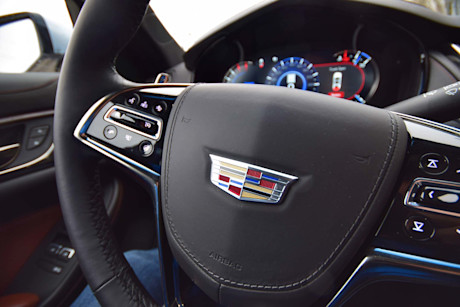 Editorial 2018 cadillac cts premium luxury awd 16 jp