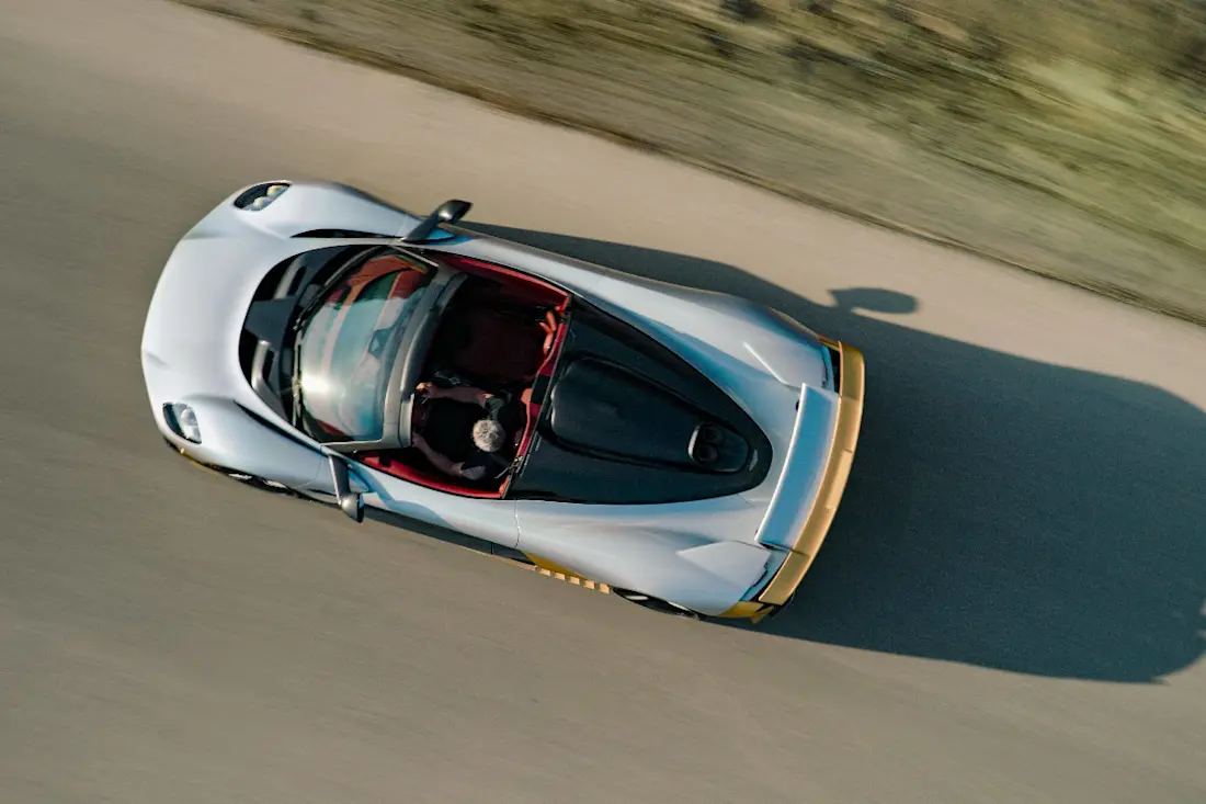 Aston-Martin-Valhalla-Spider 10