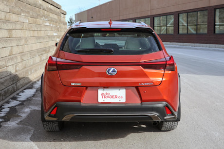 Editorial 2021 lexus ux 250h awd 09 jm