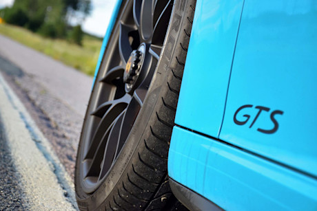 Editorial 2017 porsche 911 carrera 4 gts 16 jp