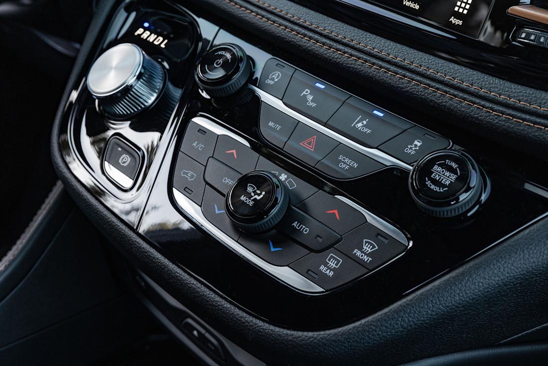 2027 Chrysler Pacifica - NF - Chrysler - 260401 - 28.jpg