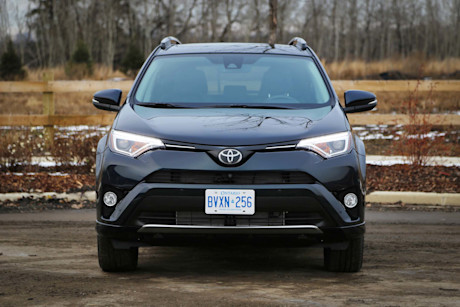 Editorial 2017 toyota rav4 limited 03 ts