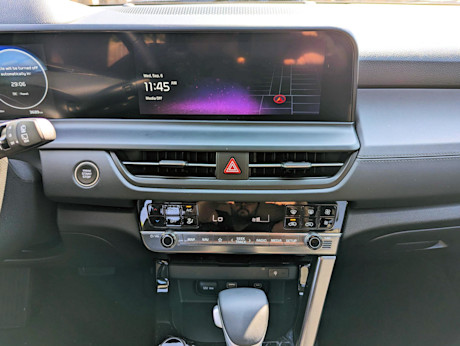 Editorial 2024 kia seltos x line td 240209 15 sha