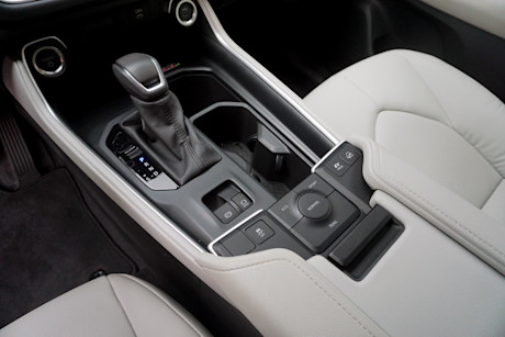 Editorial 2024 toyota grand highlander 34 di