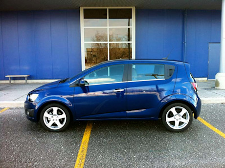 Editorial 2013 chevrolet sonic ltz sb 01 8310