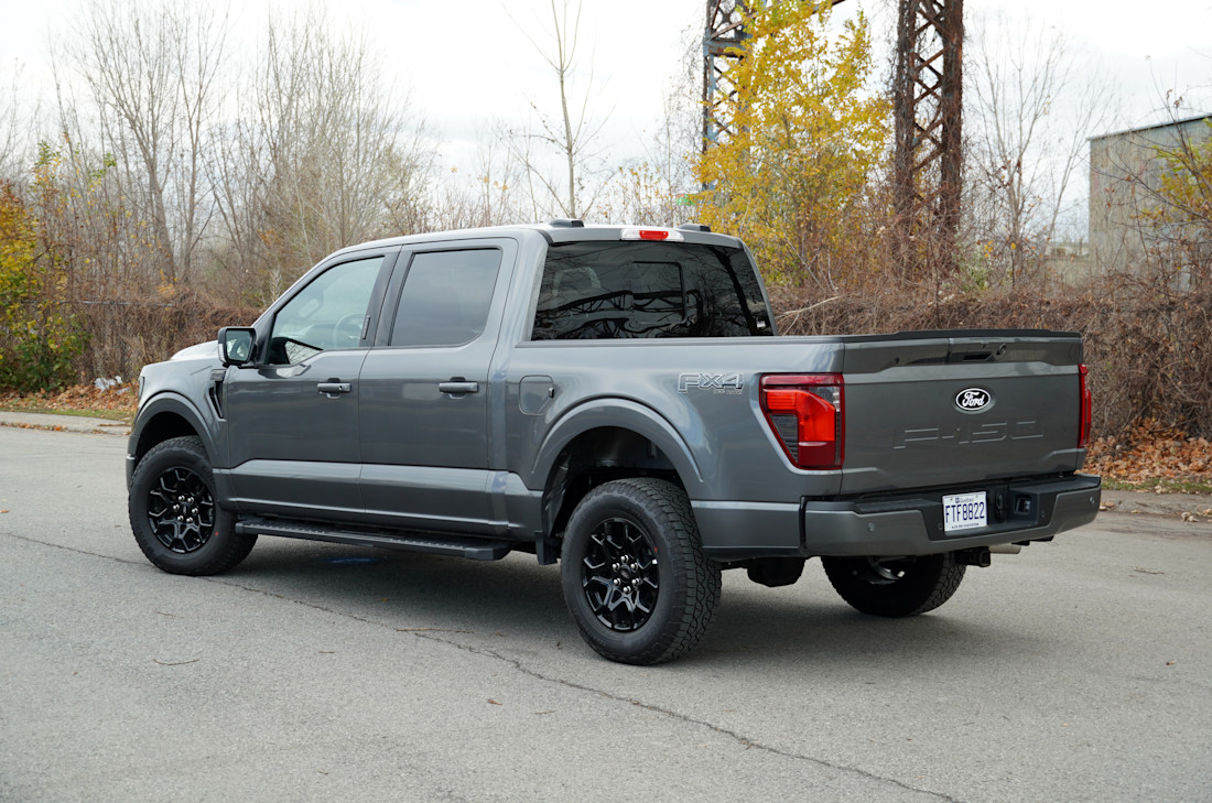 Ford F-150 XLT 2024 : essai routier Body Image