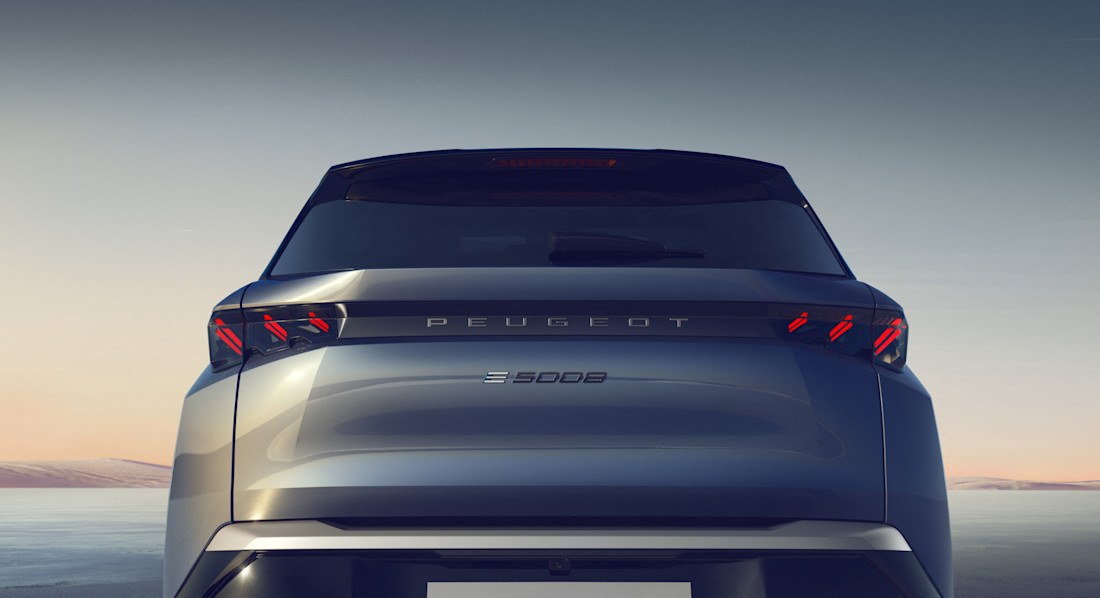 zevenzits-peugeot-e-5008-is-3x-riant-met-ruimte-actieradius-en-garantie-2024-10.jpg