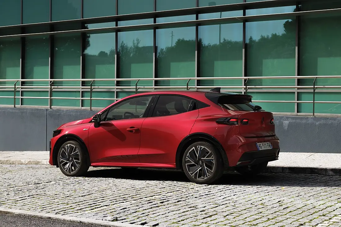 BEBE20251211 Renault Clio 02