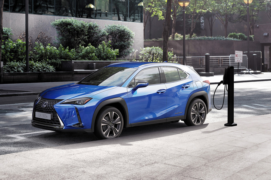 lexus ux300e (3).jpg