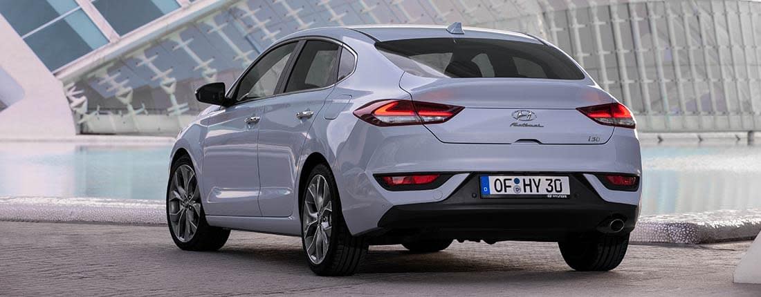 hyundai-i30-fastback-l-03