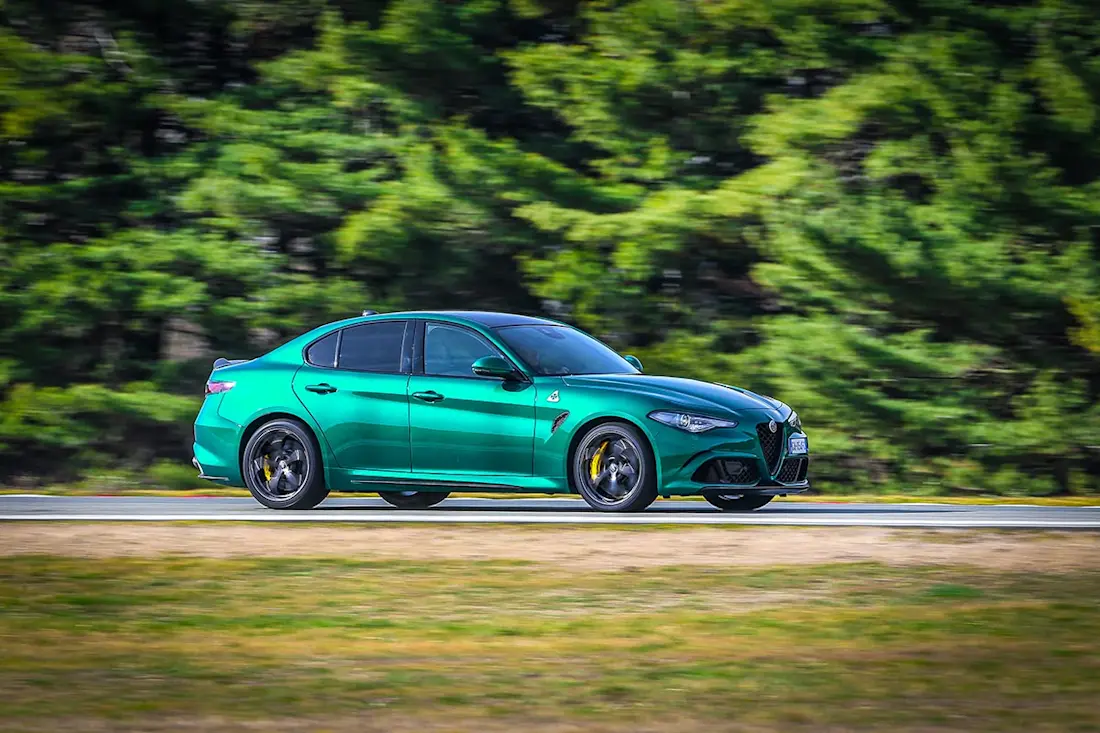 AS24 Alfa zijaanzicht AS24 Alfa zijaanzicht