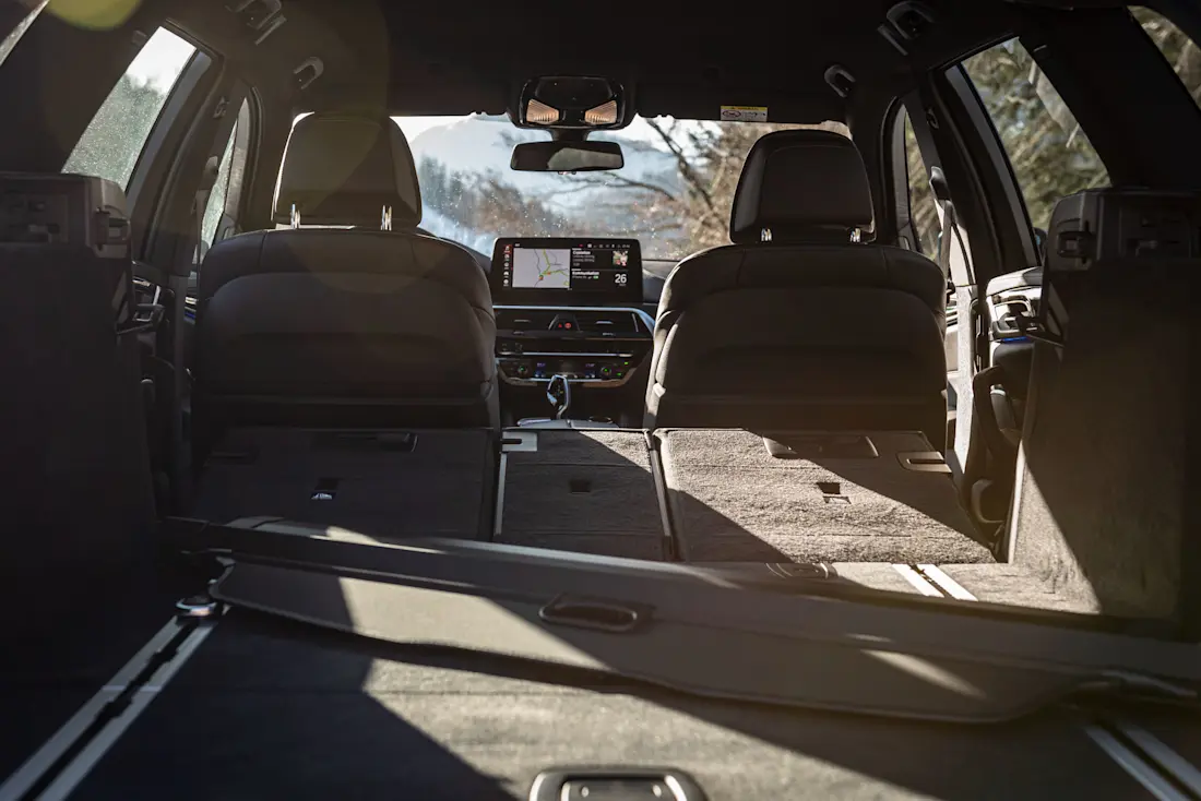 BMW-540i-xDrive-Touring-G31-Trunk BMW-540i-xDrive-Touring-G31-Trunk