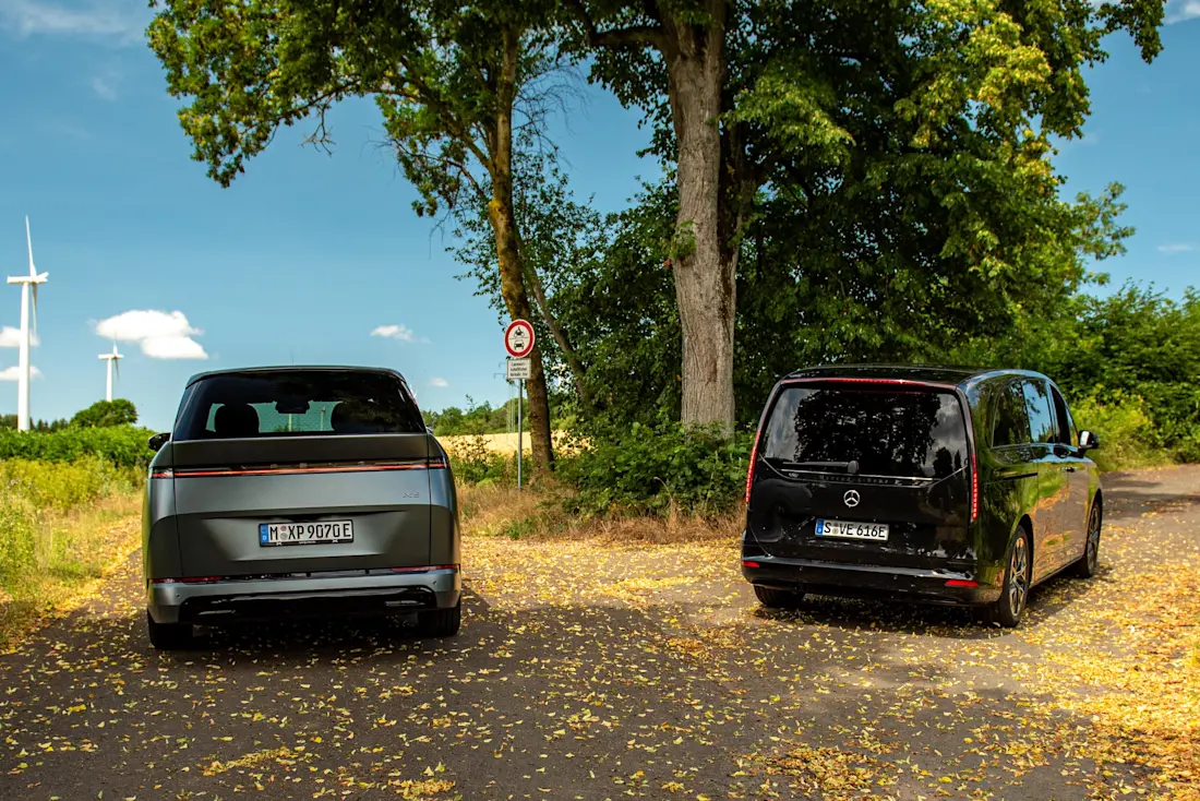 mercedes-vle-vs-xpeng-x9-heck