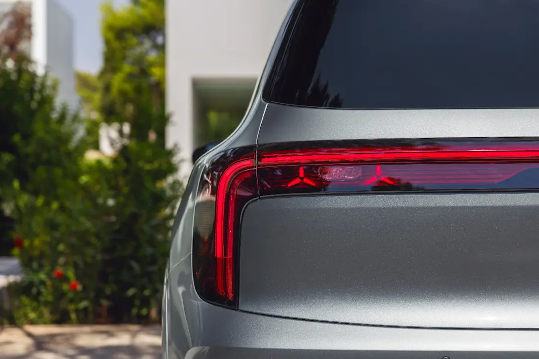 Mercedes-GLB-2026-luces (1)