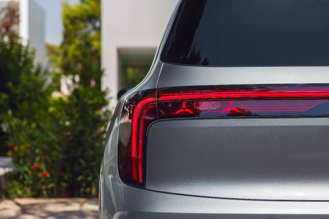 Mercedes-GLB-2026-luces (1).jpg