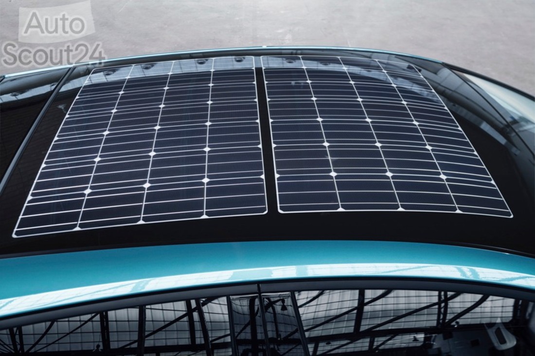 Toyota Prius PHEV (8).jpg