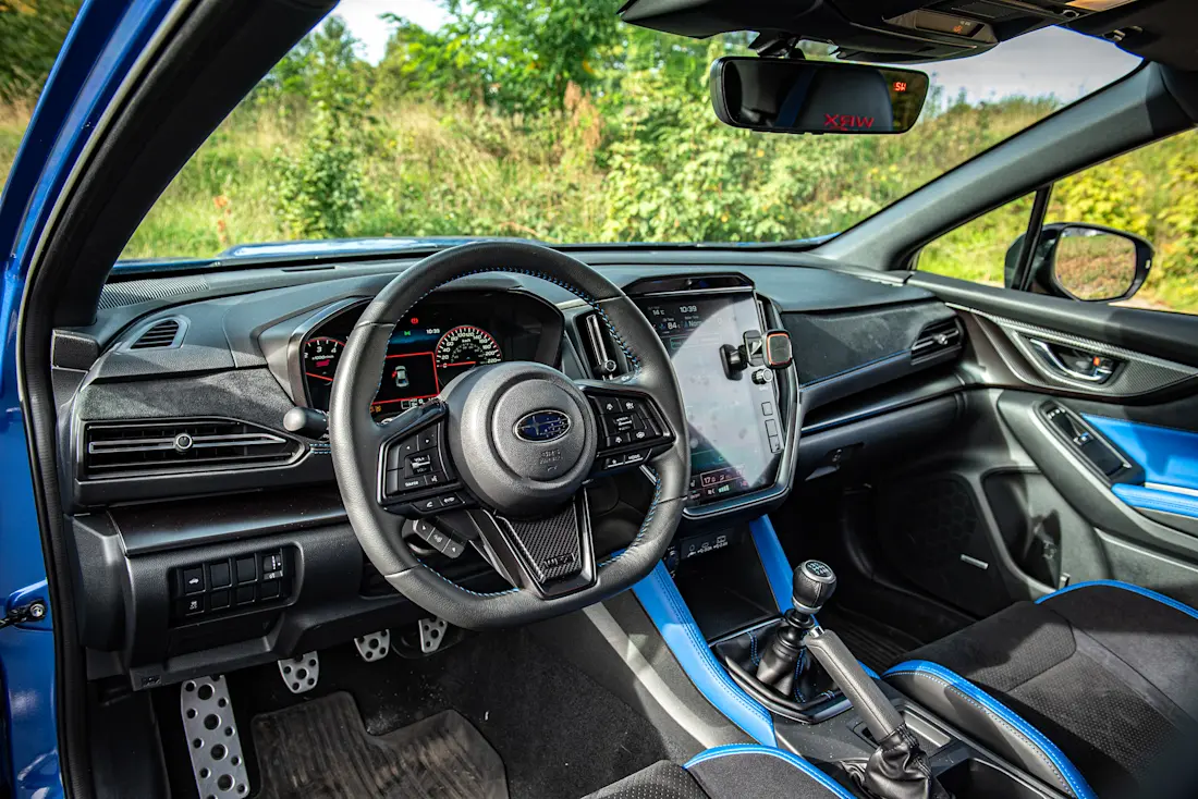 subaru-wrx-ts-2026-cockpit