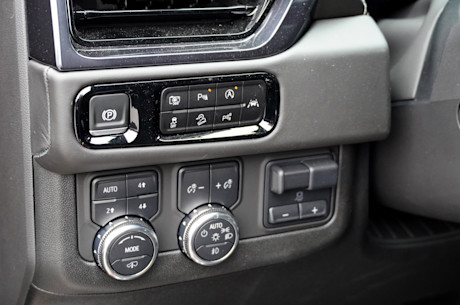 GMC Yukon AT4 Ultimate 2025 : essai routier Image