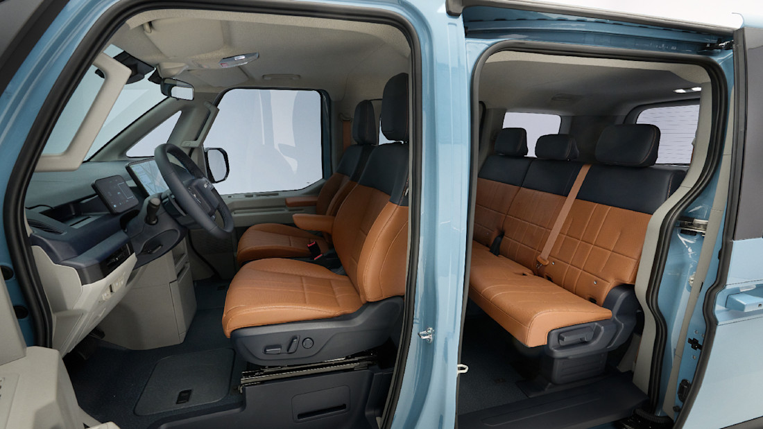 kia-pv5-passenger-2025-interior (3).jpg